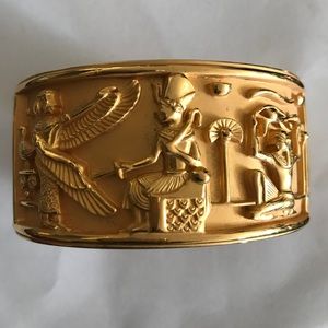 Heavy gilt gold vintage Elizabeth Taylor bangle